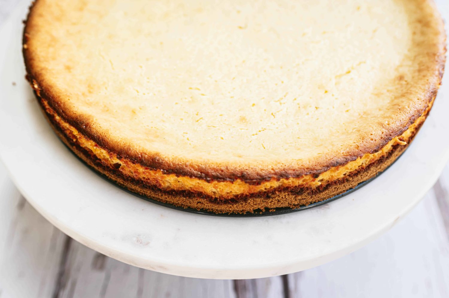 a classic cheesecake with no cracks on top