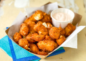 Fried Cheese Curds with Sriracha Sauce